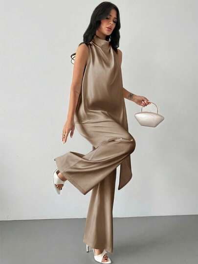 Firerie Conjunto elegante y casual de oficina para mujer - Blusa suelta de satén blanco sin mangas con cuello plisado y
